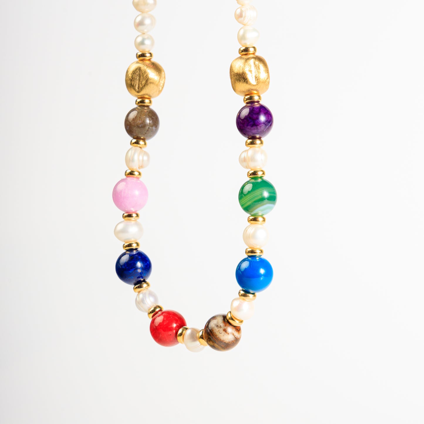Collar perlas con agatas.