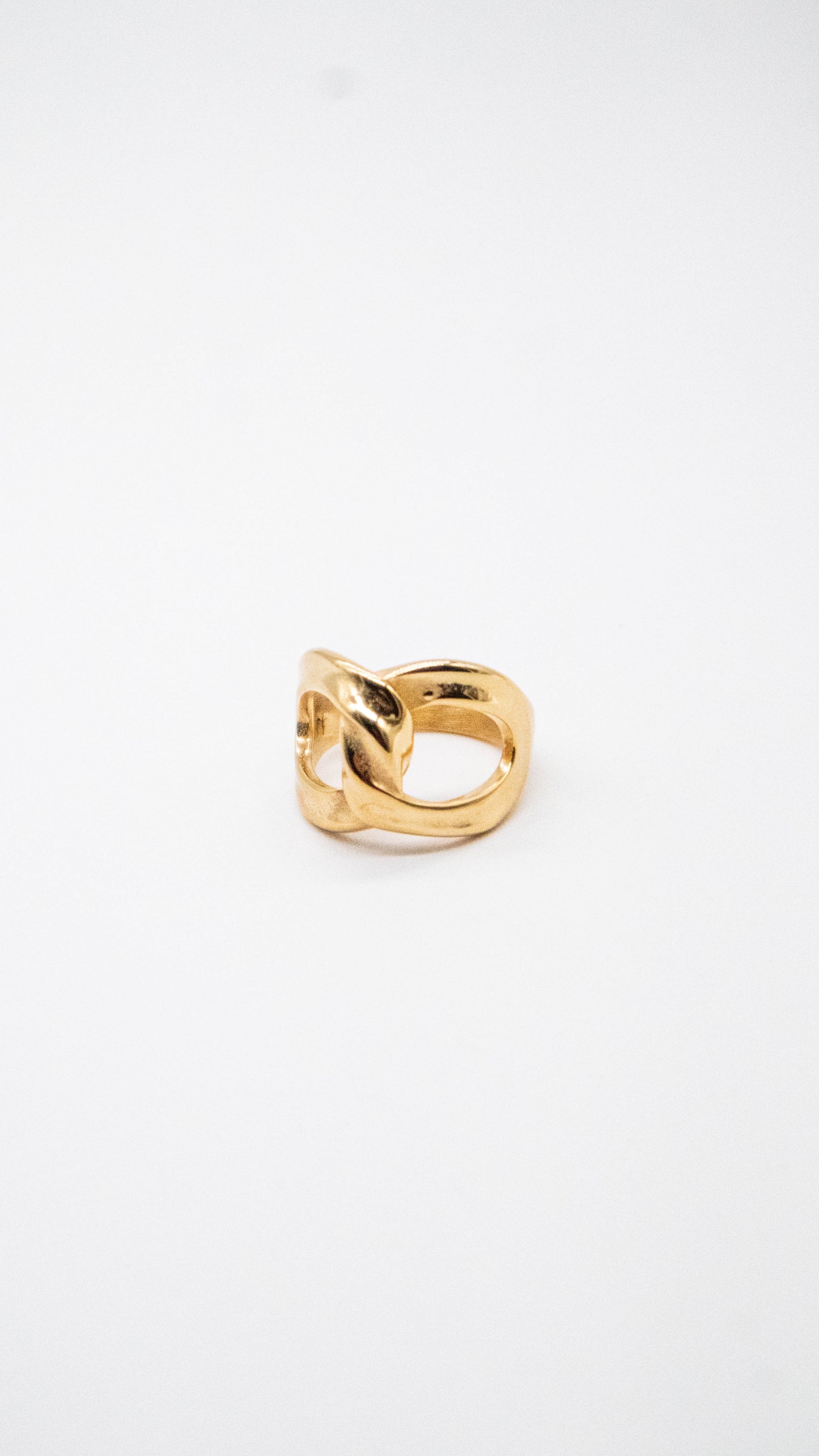 Anillo entrelazado