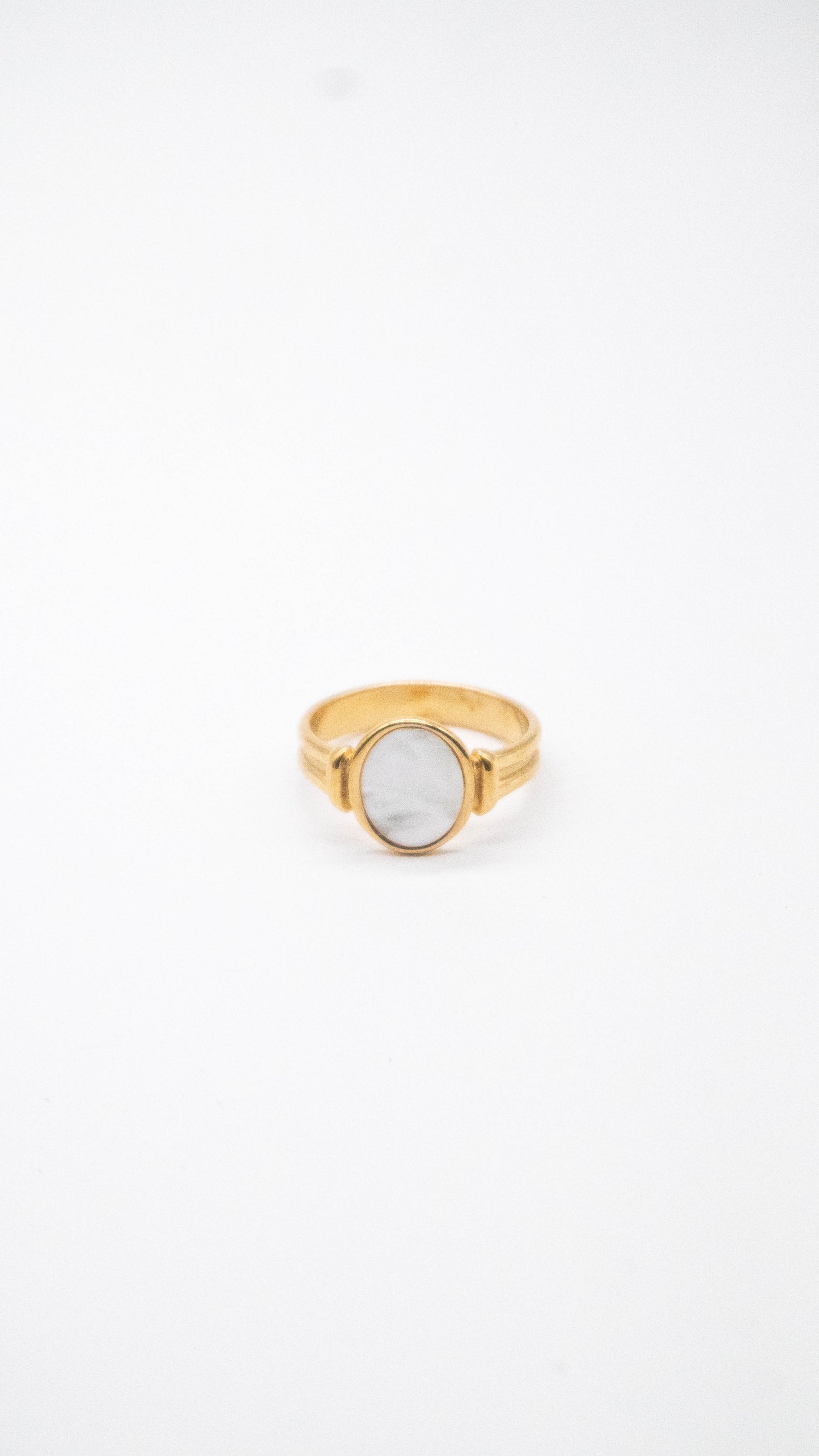 Anillo con madreperla